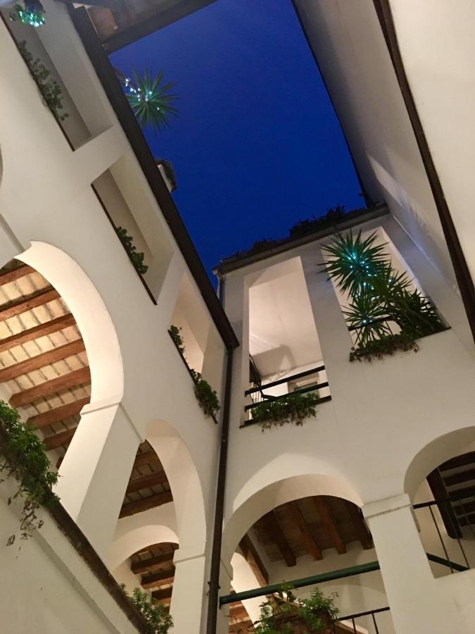 Rubra Apartment